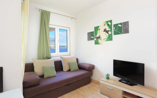 Apartments by the sea Seget Donji, Trogir - 18648