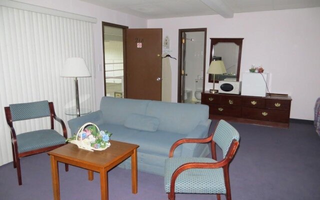 Bluffs Inn & Suites