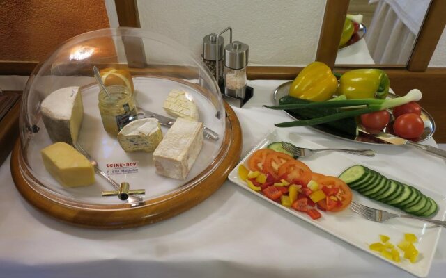 Hotel-Restaurant „Roter Hahn“