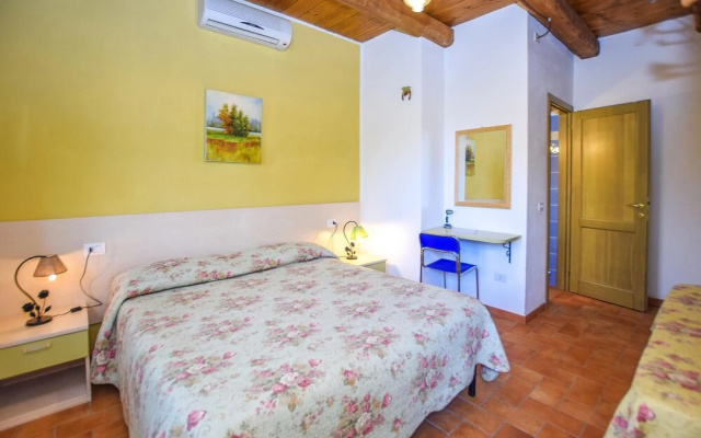 Stunning Home in Valentano With 3 Bedrooms and Wifi