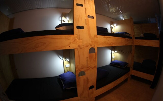 Adventure Inn Marahau - Hostel