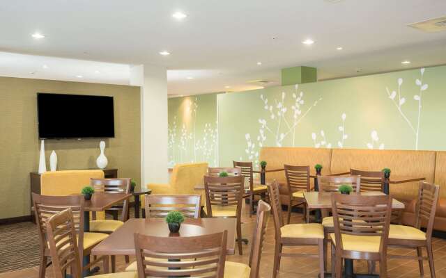 Sleep Inn & Suites