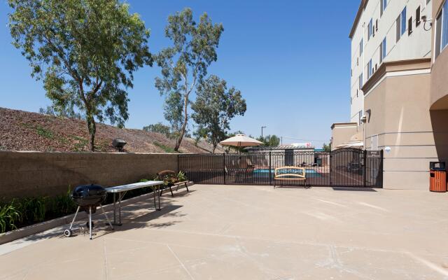Holiday Inn Express and Suites Bakersfield Central by IHG