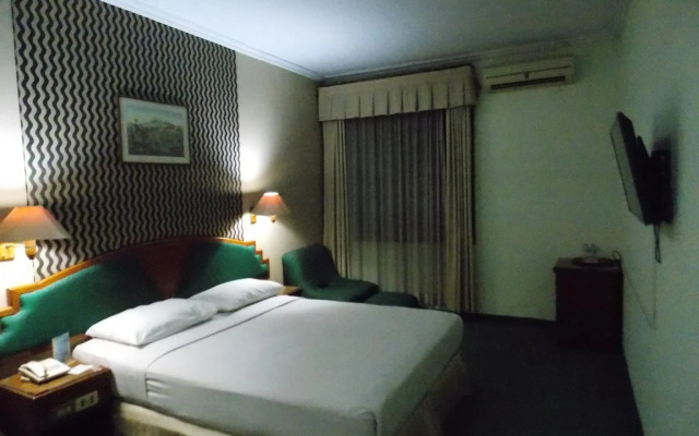 Hotel Puri Mega