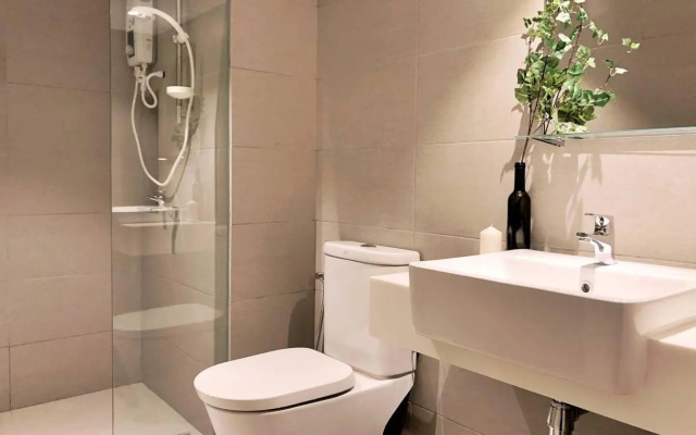 Modern Industrial Duplex Loft- Ekocheras-MRT 3pax