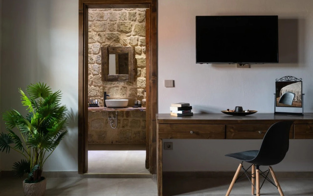 Ancient Knights Luxury Suites