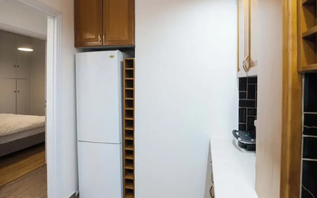 Stylish Renovated 2 Bd Apt in Exarcheia