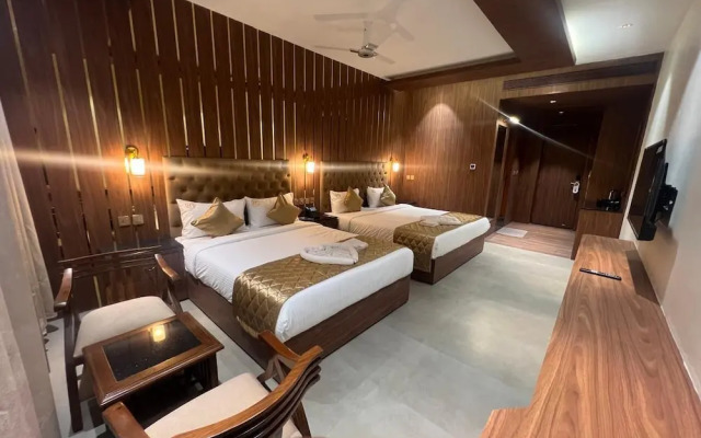 Hyders Mahal and Hotel