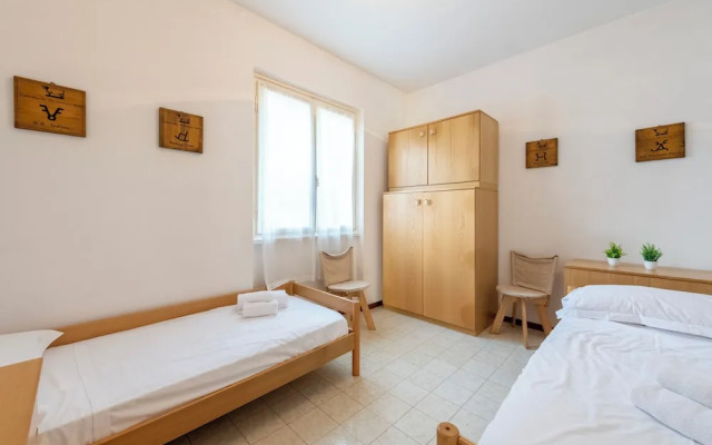 Peaceful Apartment In Deiva Marina