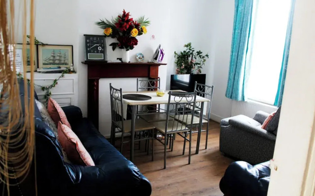Earlycheckin Spacious House w/ Parking in London