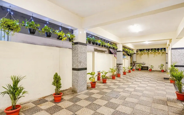 FabHotel Eminent Suites Banjara Hills
