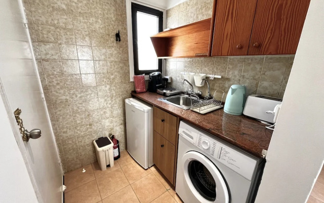 79 AN - Stay Nissi Chrysland Studio 215