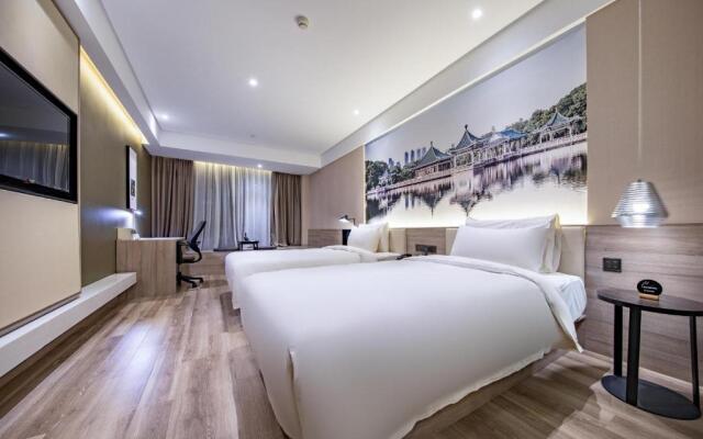 Wuhan Tianhe Airport Tenglong Avenue Metro Station Atour Hotel