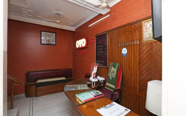 OYO 14390 Hotel Samrat