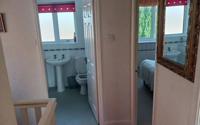 Captivating 3-bed House in Saint Helens