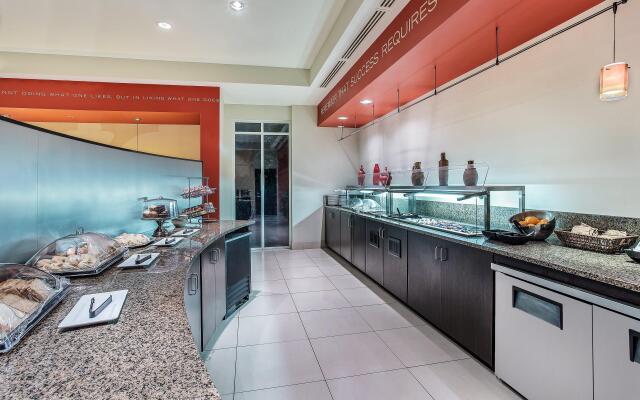 Holiday Inn Louisville Airport - Fair/Expo by IHG