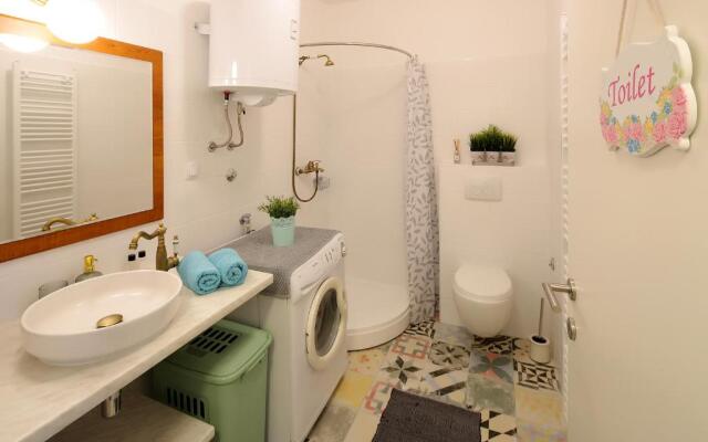 Studio Apartment Ada 2