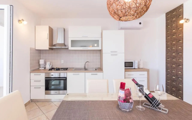 Apartment Dora