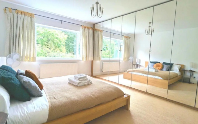 Modern 3 Bed Home Solihull Centre