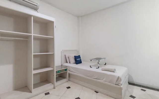 Urbanview Hotel Utari