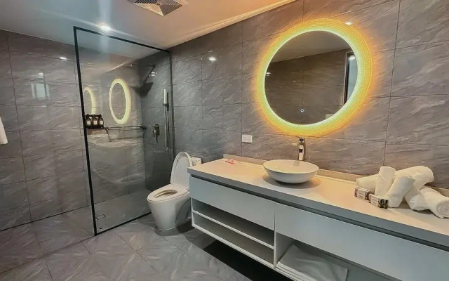Hibiscus Suites And Residences