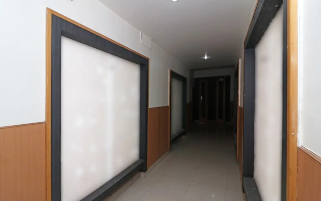 Oyo 23168 Hotel G C Regency