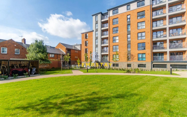 High Spec Modern Apartment Prime Location! Parking