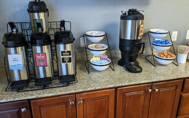 Comfort Inn & Suites