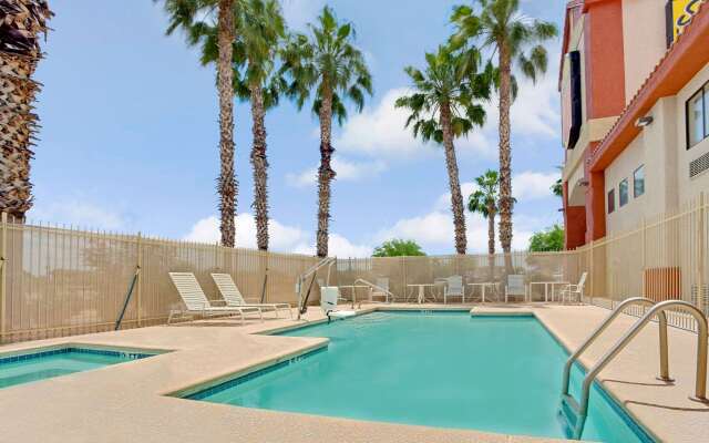 Super 8 by Wyndham Tucson/Grant Road Area AZ