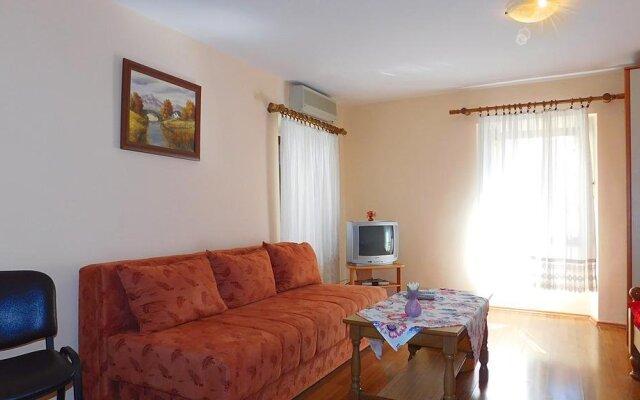 Studios Klementina Nikvalentin