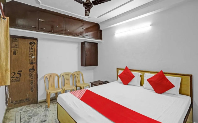 Oyo 84959 Tyagi Palace