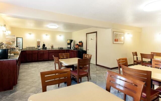 Days Inn by Wyndham Norman