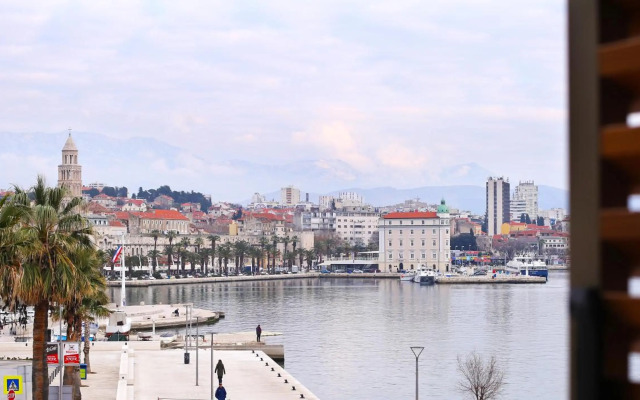 Luxury Apartment Kampanel