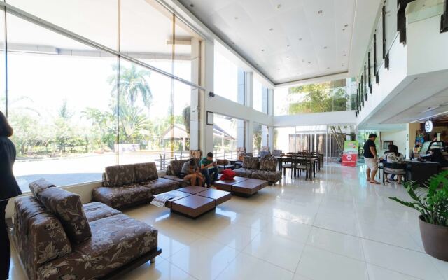 RedDoorz Premium @ The Ritz Garden Oases