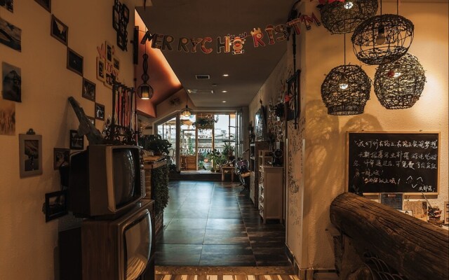 Zerg Backpackers Youth Hostel