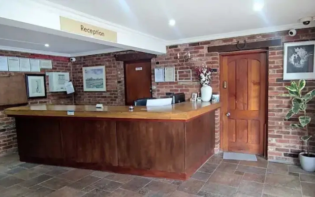 Rivenhall End Hotel