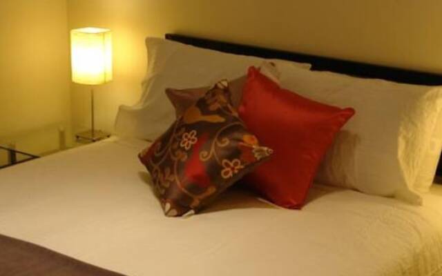 Royal Suites Mississauga