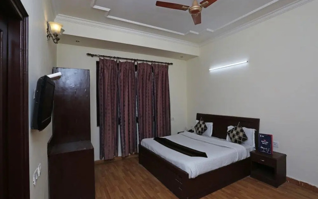 Hotel Glenroy by OYO Rooms