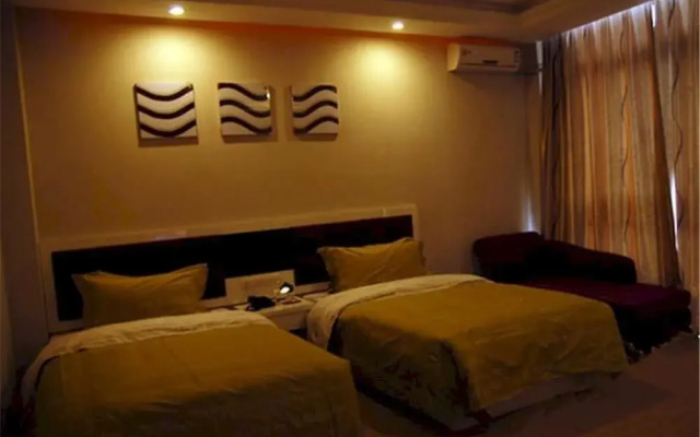 Xianning Yiju Holiday Hotel