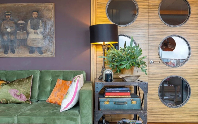 Trendy 2 bed With Balcony & View in Notting Hill