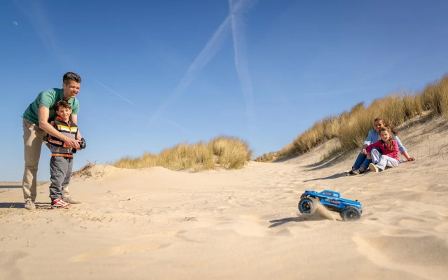 Bungalow in Renesse Near North Sea Beach