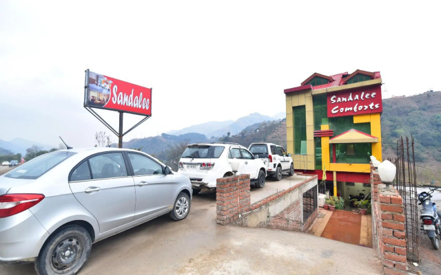 OYO 28555 Sandalee Comforts