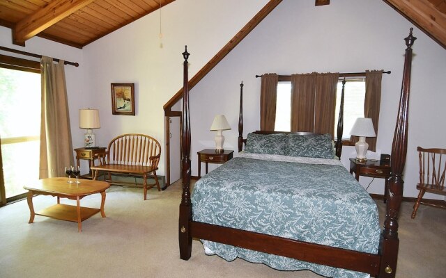 Lazy Bear Retreat - Classic Cabin!