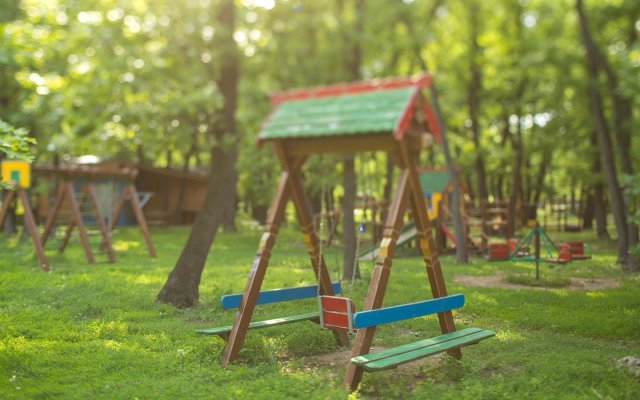 Recreation camp Park-Klub Dubrovskiy