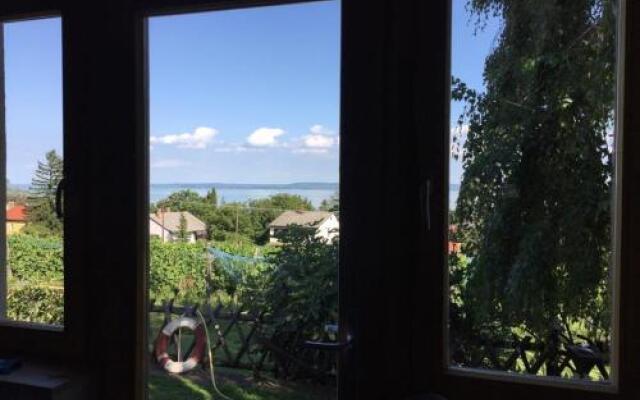 Bacchus Apartman - Borbarlang Badacsony