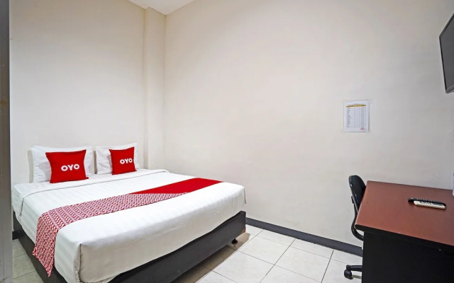 OYO Flagship 90890 Bratang Gede Residence