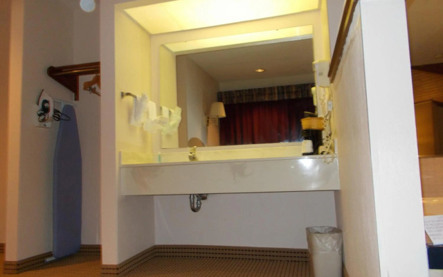 Royalton Inn and Suites Wilmington