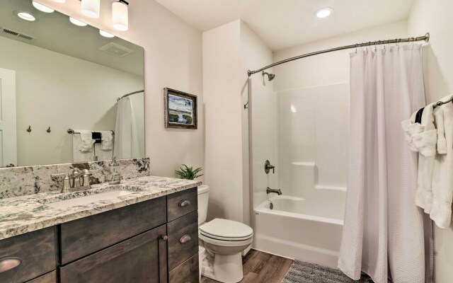 Family-friendly Packwood Retreat w/ Deck!