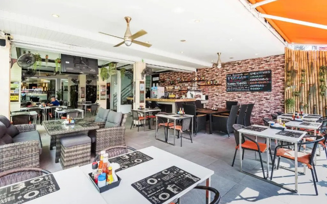 Hallo Patong Hotel & Restaurant