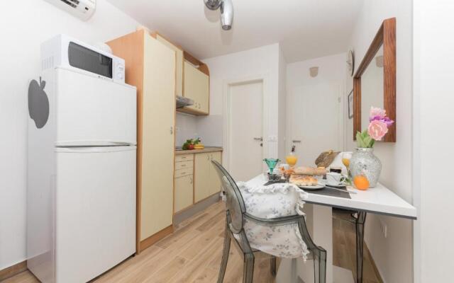 EAST SIDE deluxe suite